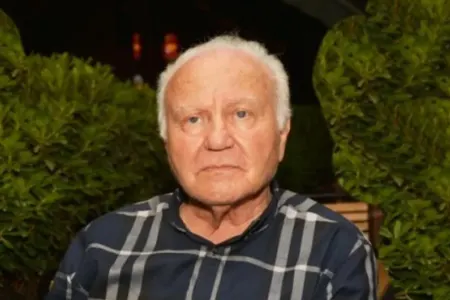 Tanınmış cərrah vəfat etdi - Foto