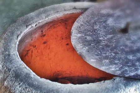 Lerikdə qadın təndir qalayarkən yandı