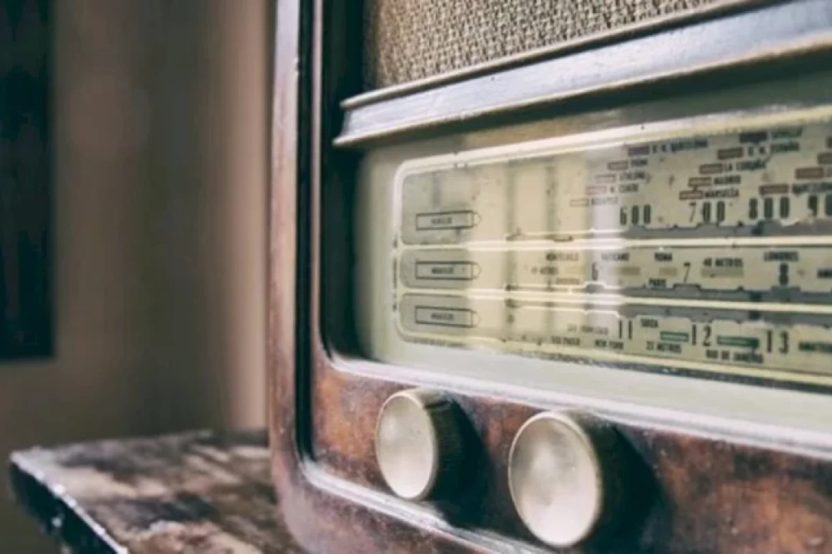 55 ildir işləməyən “Qiyamət Radiosu”ndan qorxulu yayım: 2 sirli mesaj göndərildi