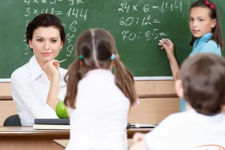 Nazir: "Müəllim məktəbdə şou-bizneslə məşğul ola bilməz"