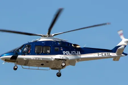 Bu ölkədə göyərtəsində nazir və qubernator olan helikopter qəzaya uğradı - Anbaan video