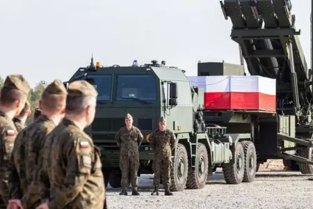 Polşa Rusiya və Belarusla sərhədə 40 min hərbçi göndərəcək