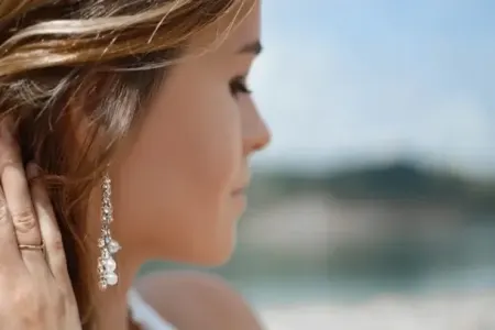 Bədənin bu hissəsi qadının yaşını göstərir