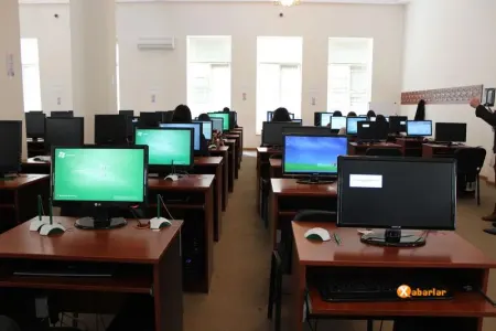 Məktəblərə 40 minə yaxın kompüter verilib