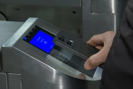 Metro istifadəçilərinə sevindirici xəbər: Yeni ödəniş üsulu tətbiq - OLUNACAQ