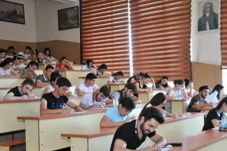 Bu universitetdə dərslər 4 gün olacaq - Rəsmi