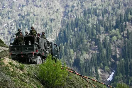 Pakistanda hərbi konvoya hücum: - Çox sayda əsgər həlak oldu