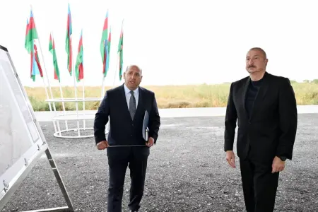 Prezident Füzulidə yeni salınacaq kəndin təməlini qoydu - FOTO