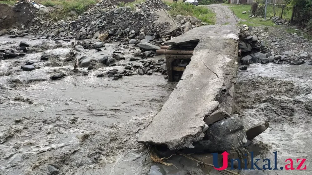 Balakəndə sel körpünü dağıtdı - FOTO
