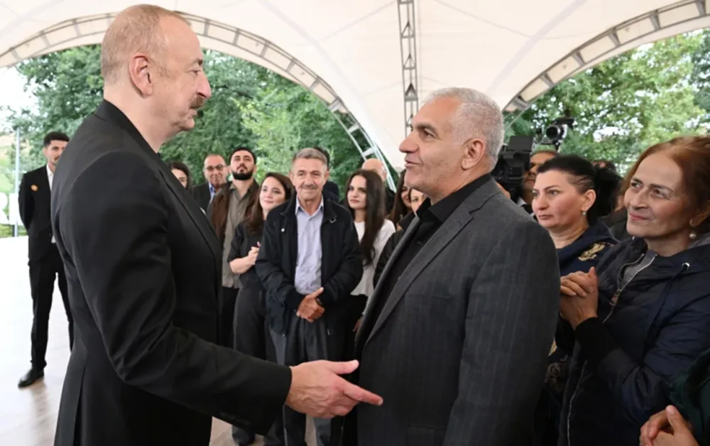 Prezident Xocavənddə sakinlərlə görüşdü - FOTOLAR