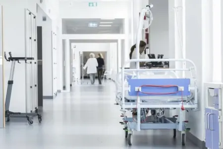 Xəstəxananın həyətində ölü döl tapıldı