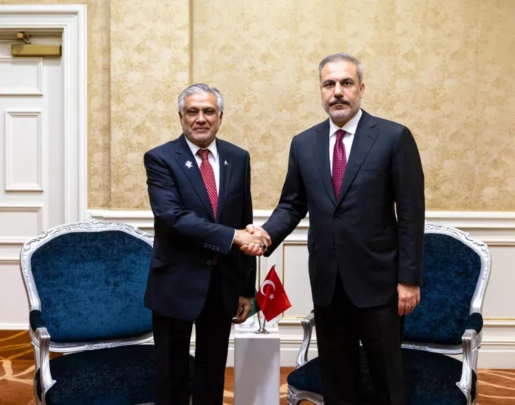 Hakan Fidan Dohada beş ölkədən olan həmkarları ilə görüşdü