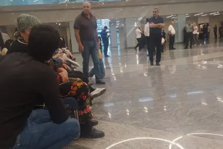 TƏBİB-in sistemi yenə çökdü: - Xəstəxanalarda növbələr yarandı - FOTO