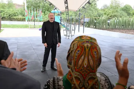 Dövlət başçısı: "Köçkünlərlə çoxsaylı görüşlərimdə deyirdim ki..."