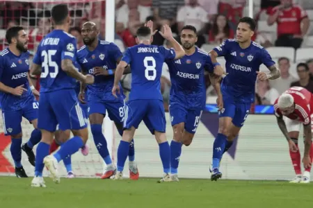 Vətənə qalibiyyətlə qayıtdılar