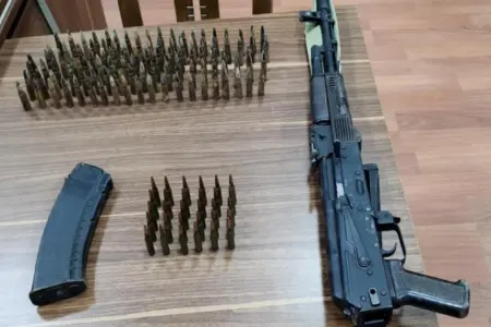 Qanunsuz saxlanılan silah-sursat götürüldü