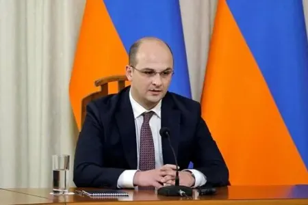 Simonyan Bakıdadır