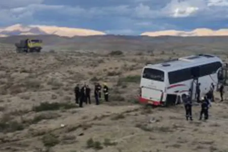 Naxçıvanda avtobus dərəyə aşdı - - 15-dən çox sərnişin xəsarət aldı