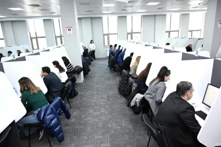 Hakim vəzifəsinə namizədlər üçün test imtahanı keçirilir