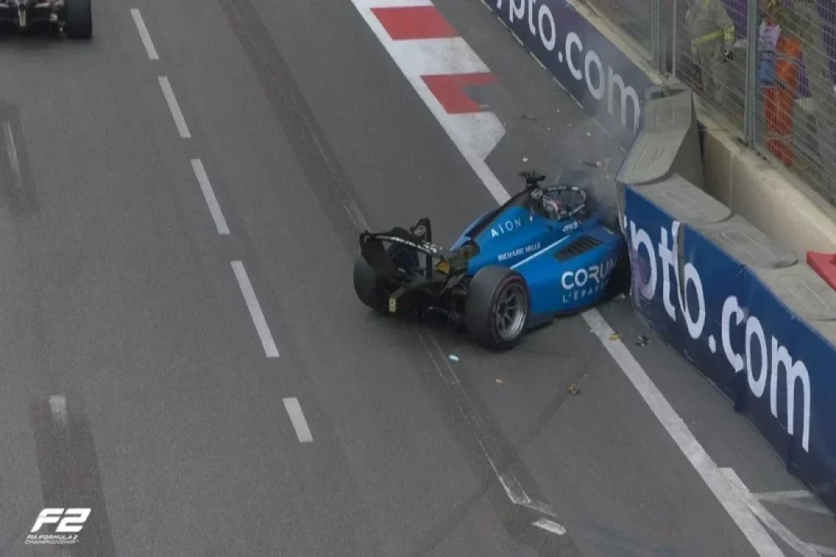 "Formula 2"-də qəza baş verdi