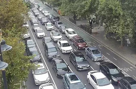 Bakı həftənin ilk gününə tıxacla başladı - SİYAHI