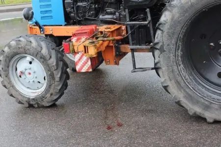 Yevlaxda faciə: azyaşlı atasının idarə etdiyi traktorun altında qalıb öldü