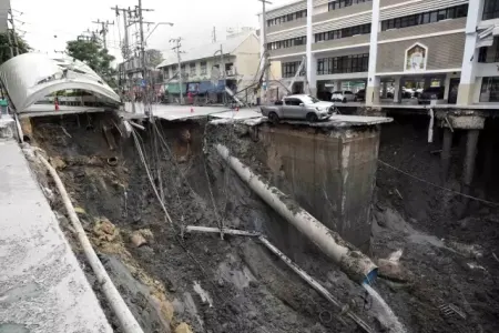 Tailandda yol çökdü, əhali panikada - FOTO - VİDEO