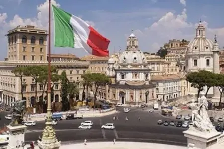 İtaliyadan dəstək: Hücumlara qarşı bölgəyə hərbi gəmi göndərilir