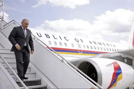 Paşinyan Rusiyaya getdi