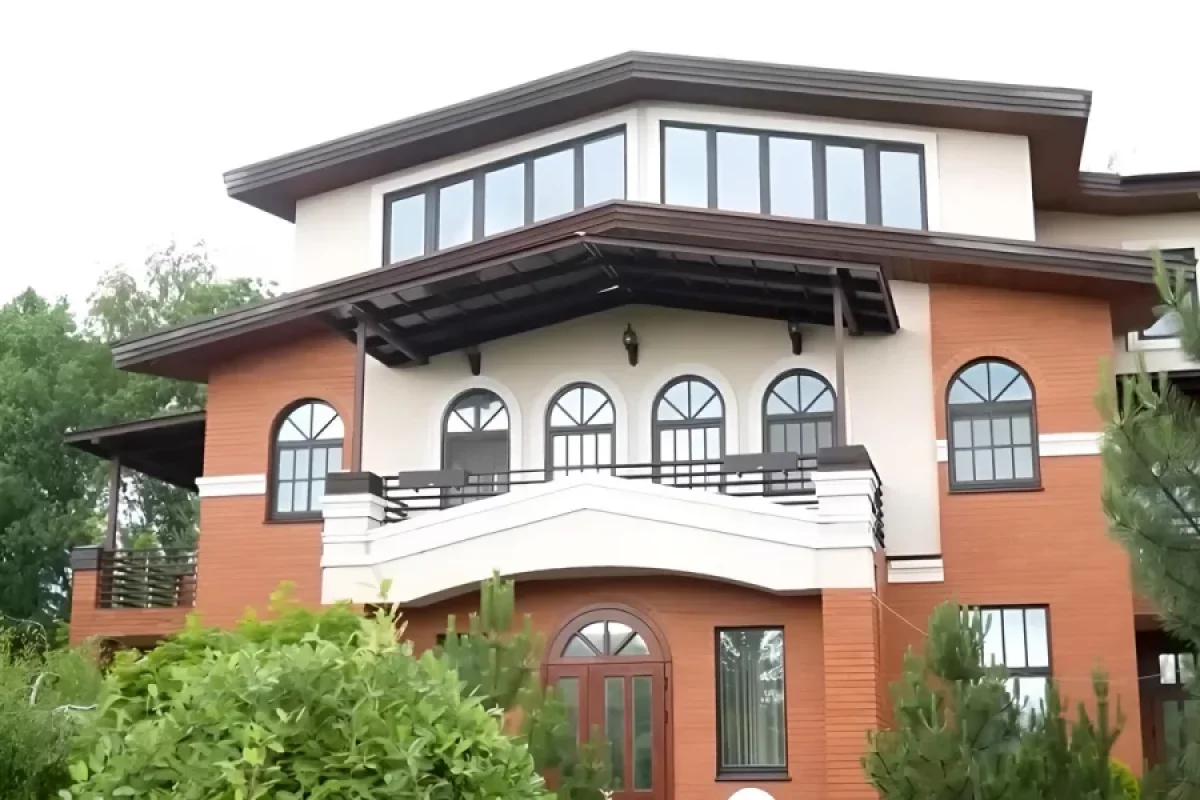 Azərbaycanlı müğənninin bağ evindən - 20-30 min manatlıq qızılları oğurlandı