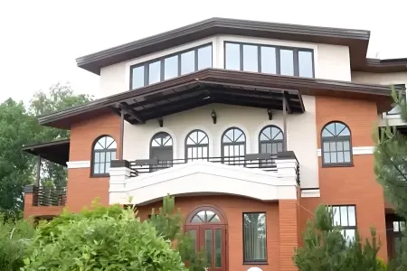 Azərbaycanlı müğənninin bağ evindən - 20-30 min manatlıq qızılları oğurlandı