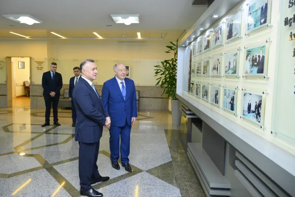 Əməliyyat otağında yeni dövr - – robot-assistent iş başında - VİDEO