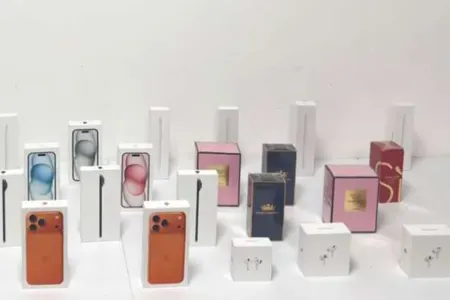 Ciddə-Bakı reysində ƏMƏLİYYAT: - Onlarla “iPhone” və “Apple” məhsulu saxlandı