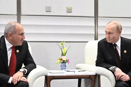 Paşinyan Rusiyadadır