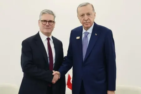 Ərdoğan Starmerlə telefonla danışıb