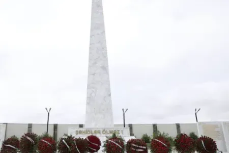 44 metrlik Zəfər abidəsinin açılışı - Fotolar
