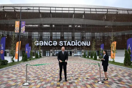 Dövlət başçısı Gəncə şəhər stadionunun açılışında iştirak etdi - Fotolar