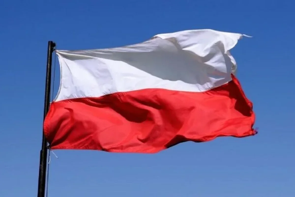 Polşanın əsas hava limanı səhərə qədər bağlı olacaq