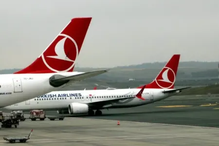 Zəlzələyə görə İstanbulda - uçuşlara fasilə verildi