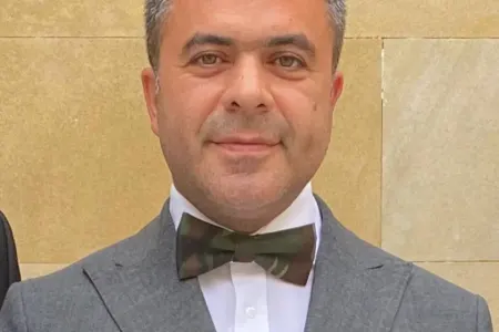 Qəfil yerə yıxılıb, yarım saata yaxın ürək masajı ediblər...