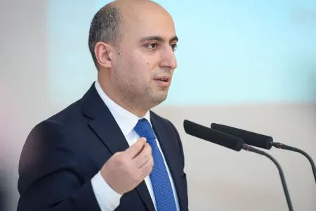 Nazir açıqladı: Hər 3 şagirddən biri SAVADSIZDIR