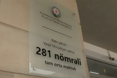 Məktəblini soyundurub videoya çəkiblər? - Video