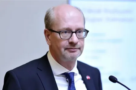 “Nar”ın direktoru vəzifəsindən ayrıldı