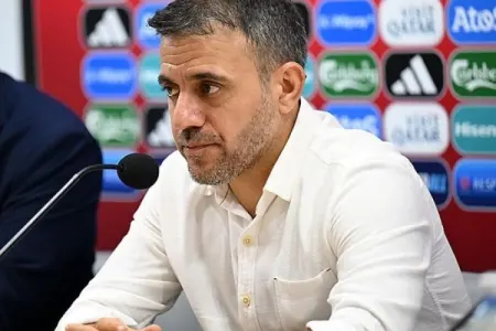 Yeni baş məşqçi ilk qərarını verdi: - İki futbolçu ilə vidalaşdı