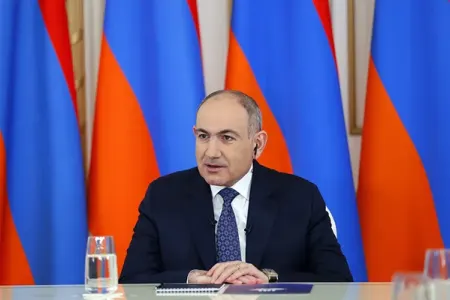 Paşinyan da Danimarkaya getdi