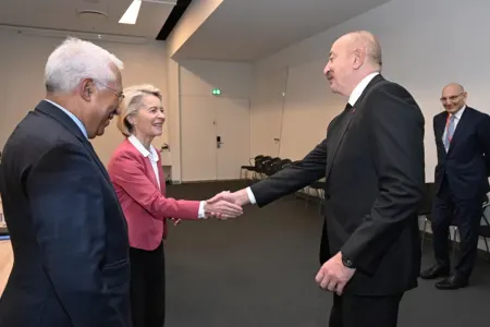 Prezident görüş keçirdi - Fotolar