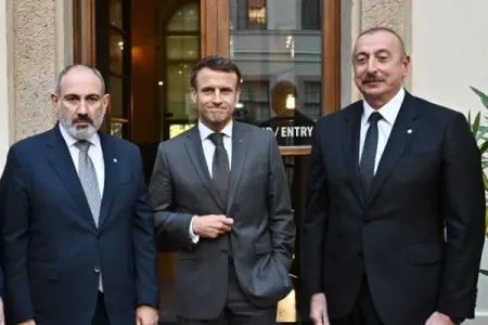 Makron İlham Əliyev və Paşinyanı təbrik etdi