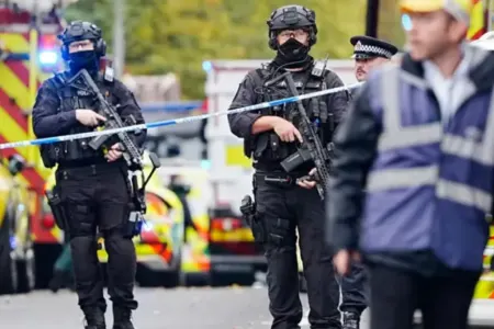 Mançesterdə sinaqoqa hücum: - Sammiti yarıda tərk etdi