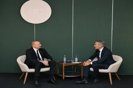 Prezident Kopenhagendə Niderlandın Baş naziri ilə görüşdü - Foto