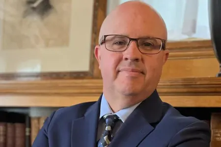 Qılınca görə direktor işdən çıxarıldı